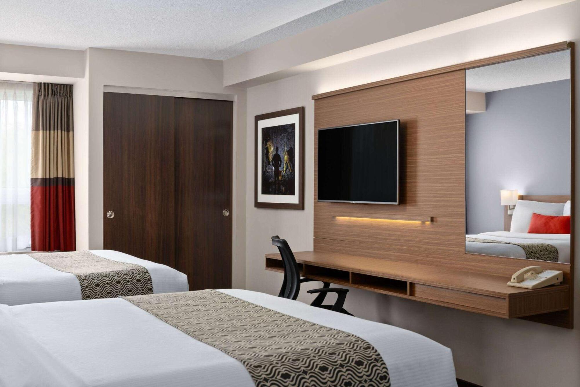 Microtel Inn & Suites By Wyndham Kirkland Lake Екстериор снимка