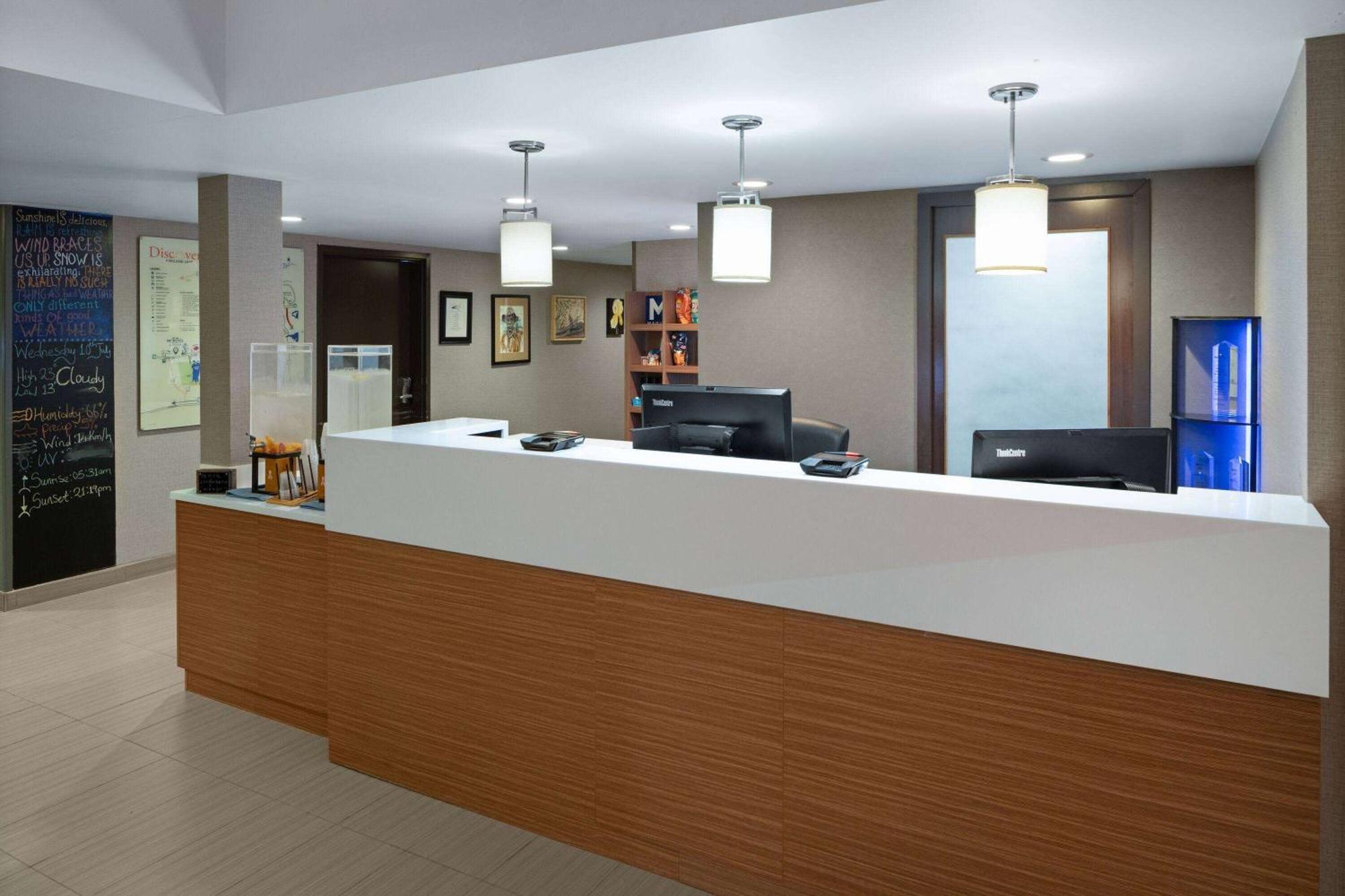 Microtel Inn & Suites By Wyndham Kirkland Lake Екстериор снимка