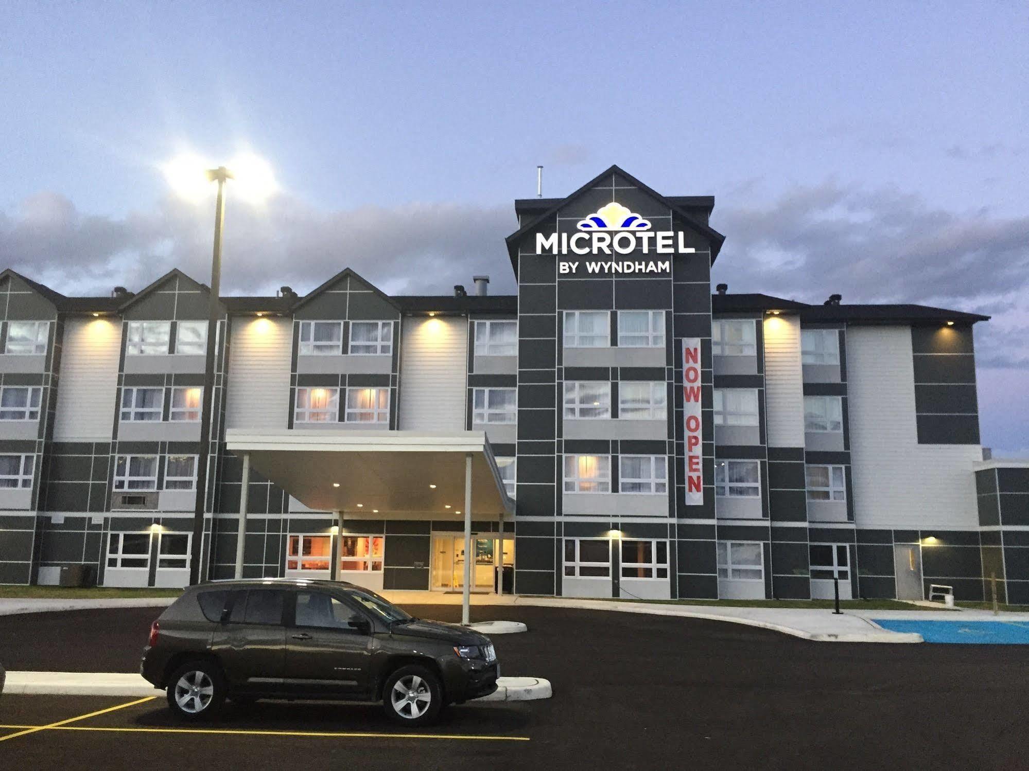 Microtel Inn & Suites By Wyndham Kirkland Lake Екстериор снимка