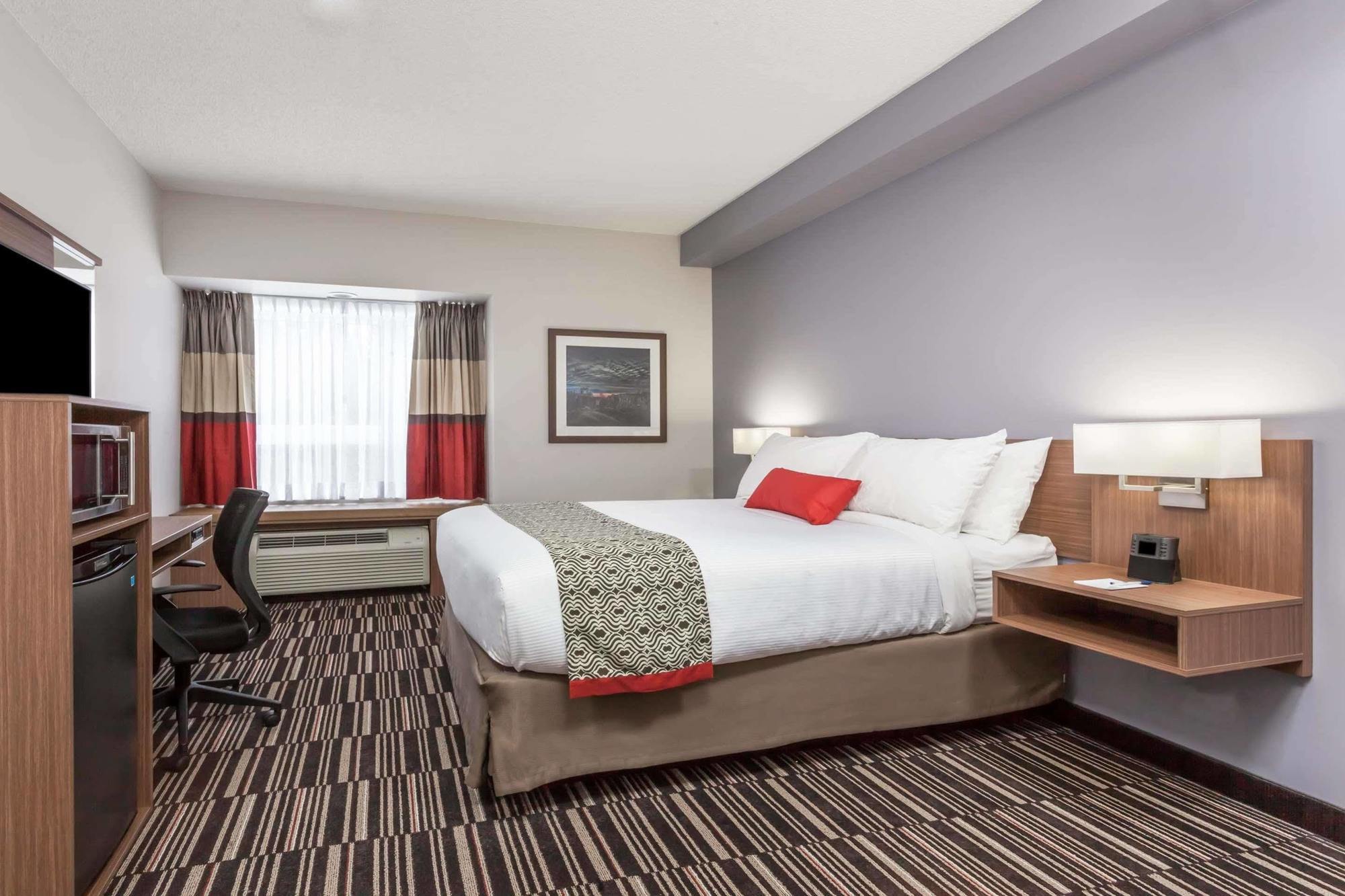 Microtel Inn & Suites By Wyndham Kirkland Lake Екстериор снимка