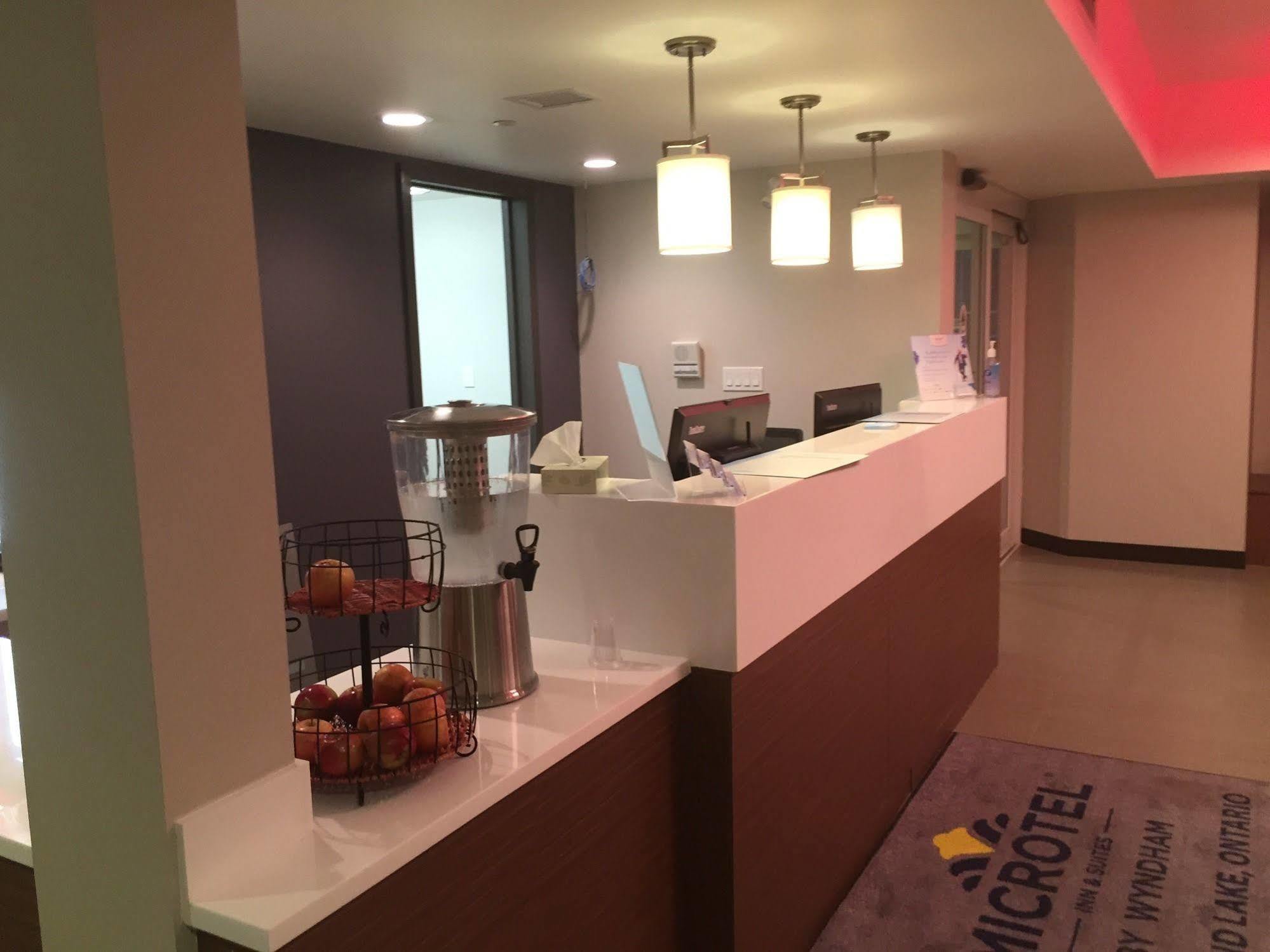Microtel Inn & Suites By Wyndham Kirkland Lake Екстериор снимка